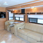 2013 Fleetwood SOUTHWIND 32VS Class-A, 2-Slide-Outs, Full Body Paint, Low Miles!-Thumbnail