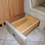 2013 Fleetwood SOUTHWIND 32VS Class-A, 2-Slide-Outs, Full Body Paint, Low Miles!-Thumbnail