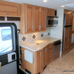 2013 Fleetwood SOUTHWIND 32VS Class-A, 2-Slide-Outs, Full Body Paint, Low Miles!-Thumbnail