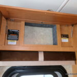 2013 Fleetwood SOUTHWIND 32VS Class-A, 2-Slide-Outs, Full Body Paint, Low Miles!-Thumbnail