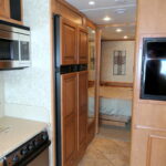 2013 Fleetwood SOUTHWIND 32VS Class-A, 2-Slide-Outs, Full Body Paint, Low Miles!-Thumbnail