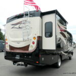2013 Fleetwood SOUTHWIND 32VS Class-A, 2-Slide-Outs, Full Body Paint, Low Miles!-Thumbnail