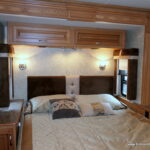 2013 Fleetwood SOUTHWIND 32VS Class-A, 2-Slide-Outs, Full Body Paint, Low Miles!-Thumbnail