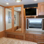 2013 Fleetwood SOUTHWIND 32VS Class-A, 2-Slide-Outs, Full Body Paint, Low Miles!-Thumbnail