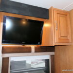 2013 Fleetwood SOUTHWIND 32VS Class-A, 2-Slide-Outs, Full Body Paint, Low Miles!-Thumbnail