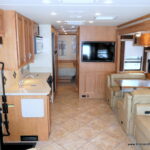 2013 Fleetwood SOUTHWIND 32VS Class-A, 2-Slide-Outs, Full Body Paint, Low Miles!-Thumbnail