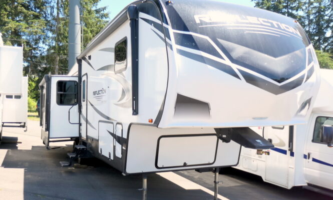 2020 Grand Design REFLECTION 337RLS 5th Wheel, 3-Slide-Outs, Arctic Package, King Bed-Image