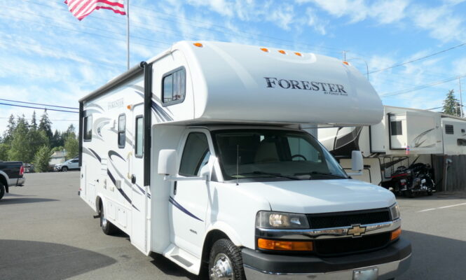 2015 Forest River FORESTER 2501TS Class-C, 3-Slides, Jacks, Low Miles!-Image
