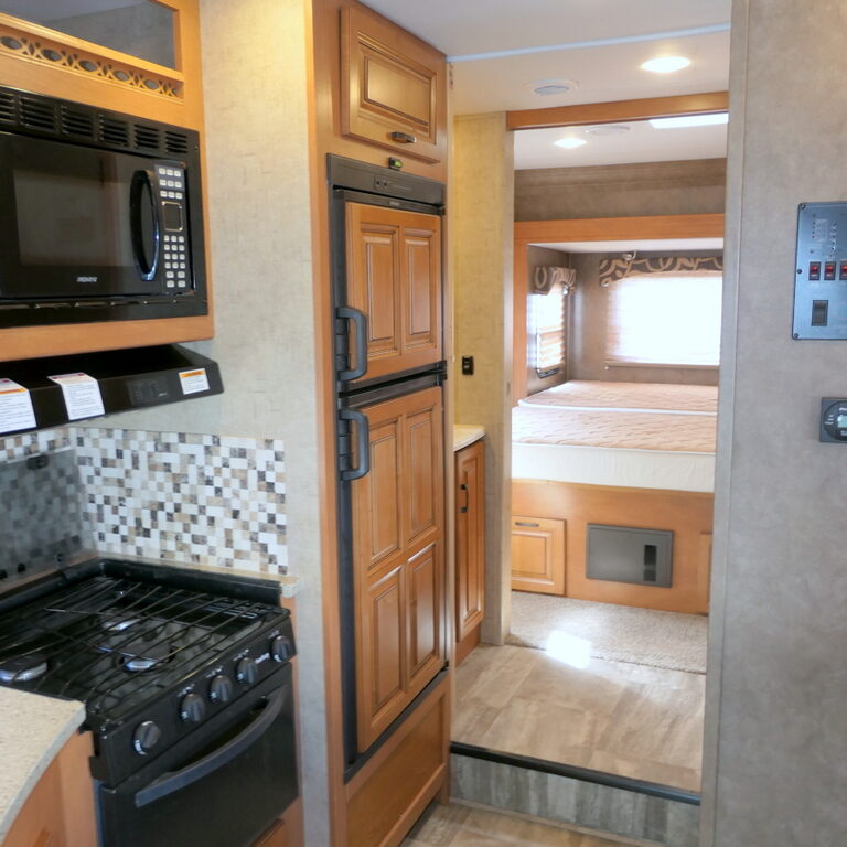 2015 Forest River FORESTER 2501TS Class-C, 3-Slides, Jacks, Low Miles!-Image