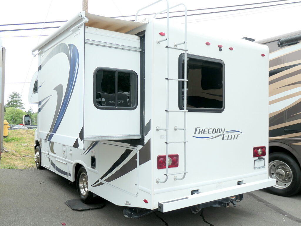 2018 Thor FREEDOM ELITE 22FE Class-C, Slide-Out, Low Miles, Sleeps-6-Image
