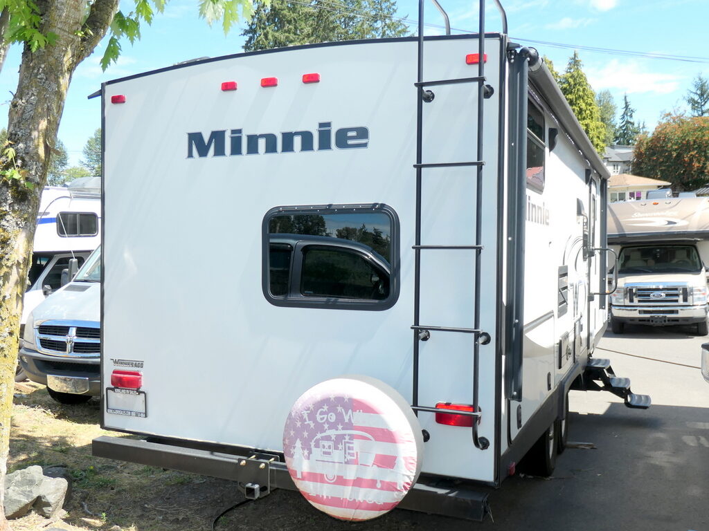 2018 Winnebago MINNIE 2455BHS Travel Trailer, Bunk Beds, Slide-Out-Image