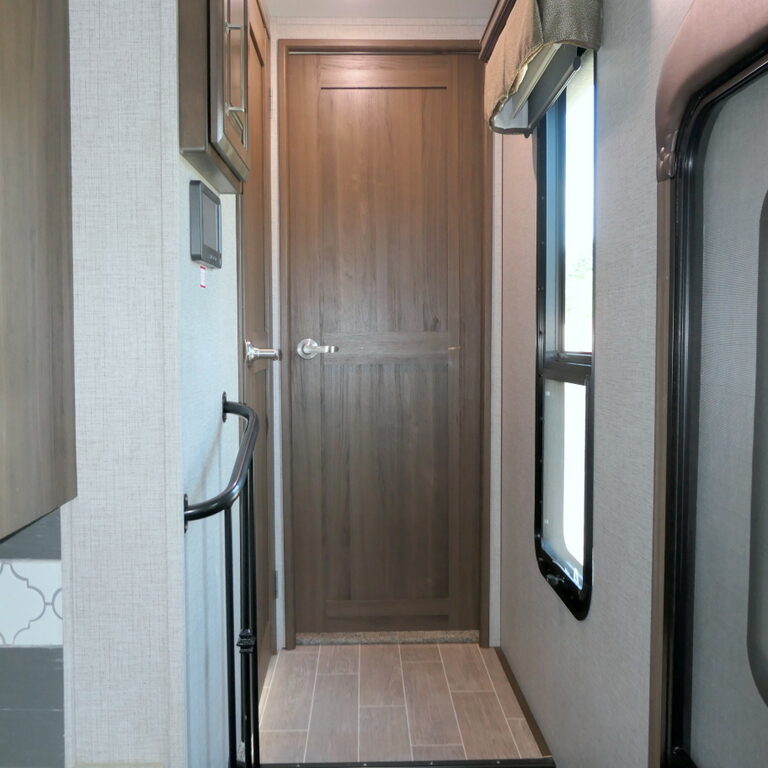 2019 Keystone ALPINE 3400RS 5th Wheel, 3-Slide-Outs, Slide-Toppers-Image