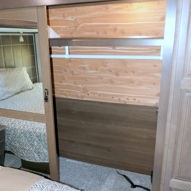 2019 Keystone ALPINE 3400RS 5th Wheel, 3-Slide-Outs, Slide-Toppers-Image
