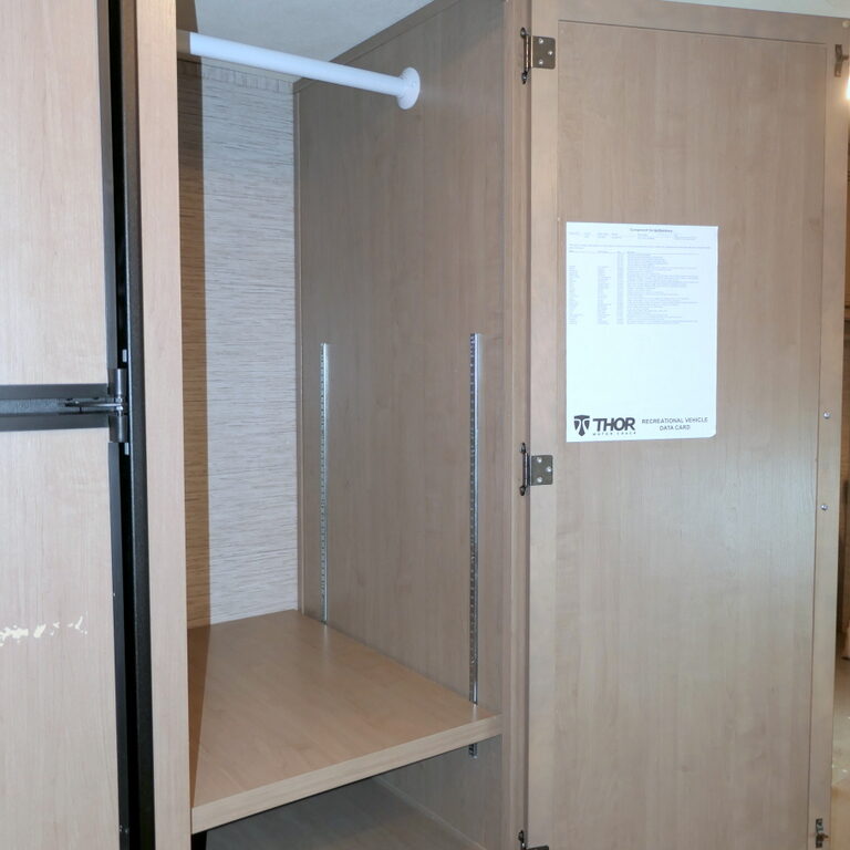 2021 Thor CHATEAU 25V Class-C, Slide-Out, Very Low Miles, Desired Twin Beds-Image