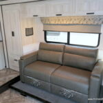 2022 Forest River SUNSEEKER 2150SLE Class-C, Slide-Out, Solar-Thumbnail