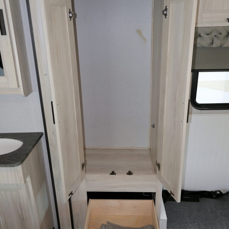 2022 Forest River SUNSEEKER 2150SLE Class-C, Slide-Out, Solar-Image