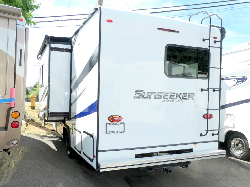 2022 Forest River SUNSEEKER 2150SLE Class-C, Slide-Out, Solar-Image