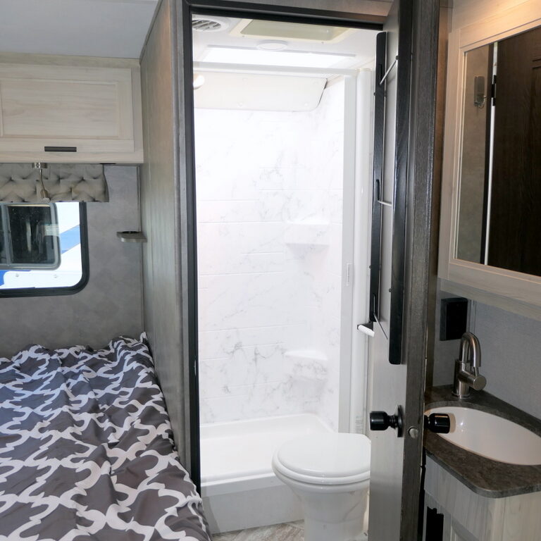 2022 Forest River SUNSEEKER 2150SLE Class-C, Slide-Out, Solar-Image