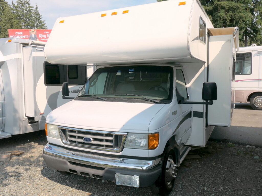 2005 Forest River SUNSEEKER 3100 Class-C, Slide-Out, Sleeps-8-Image