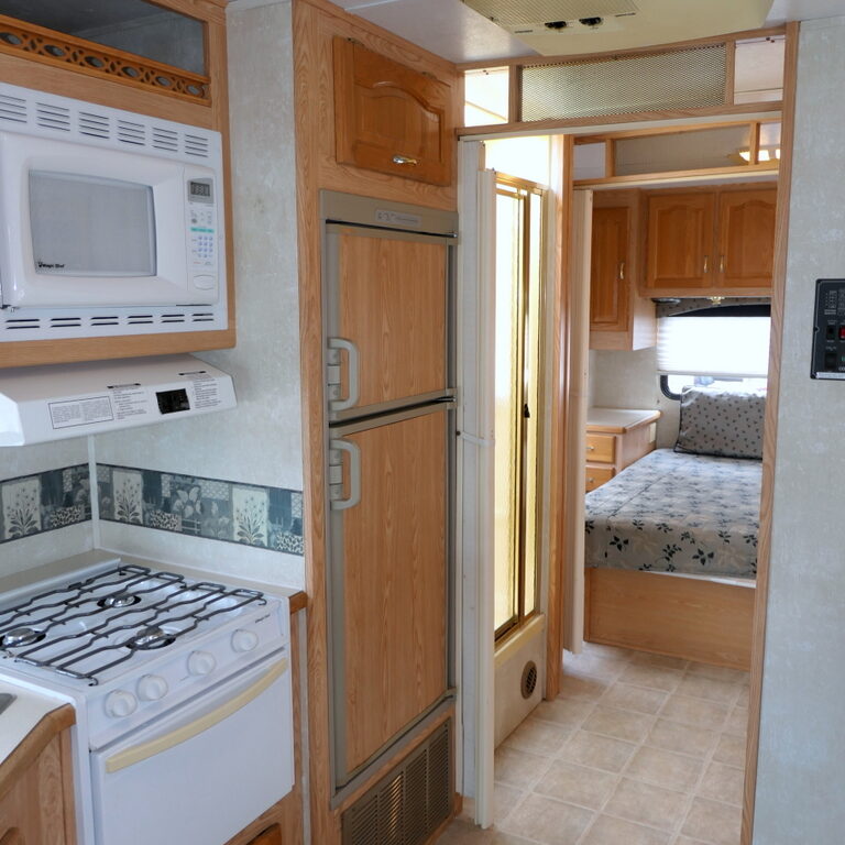 2005 Forest River SUNSEEKER 3100 Class-C, Slide-Out, Sleeps-8-Image