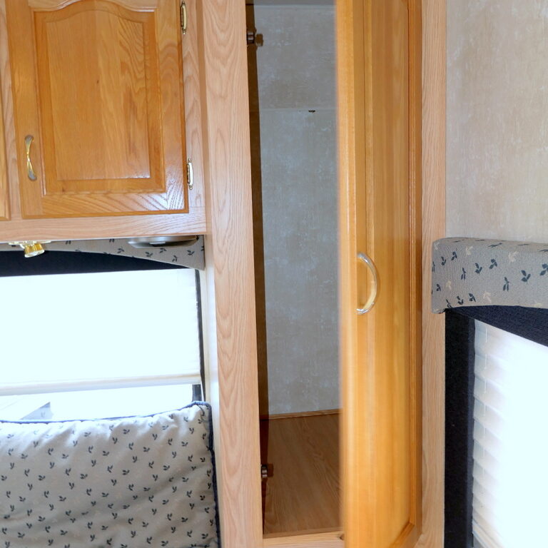 2005 Forest River SUNSEEKER 3100 Class-C, Slide-Out, Sleeps-8-Image
