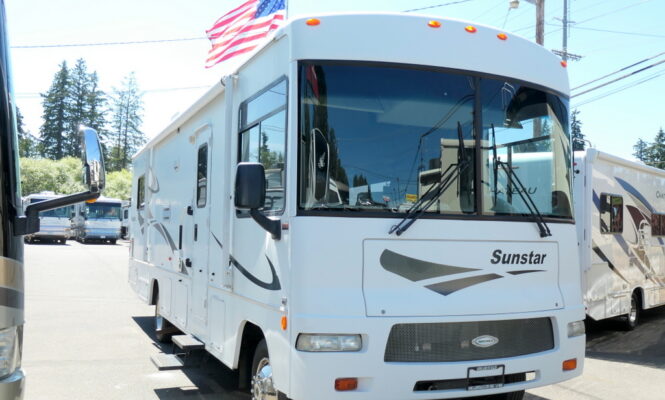 2007 Itasca SUNSTAR 30B Class-A, By Winnebago, Slide-Out, Low Miles-Image