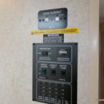 2007 Itasca SUNSTAR 30B Class-A, By Winnebago, Slide-Out, Low Miles-Thumbnail