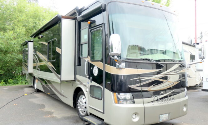 2010 Allegro PHAETON 40QTH Bus by Tiffin Motorhomes, Cummins 360-HP, Quad-Slides-Image
