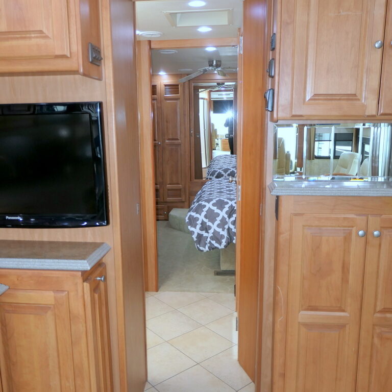 2010 Allegro PHAETON 40QTH Bus by Tiffin Motorhomes, Cummins 360-HP, Quad-Slides-Image