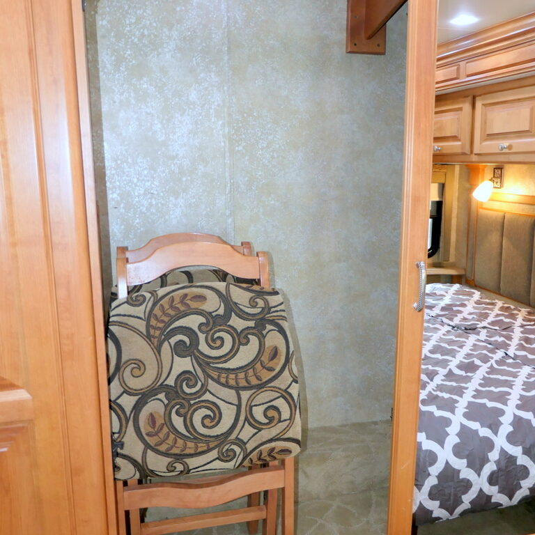 2010 Allegro PHAETON 40QTH Bus by Tiffin Motorhomes, Cummins 360-HP, Quad-Slides-Image