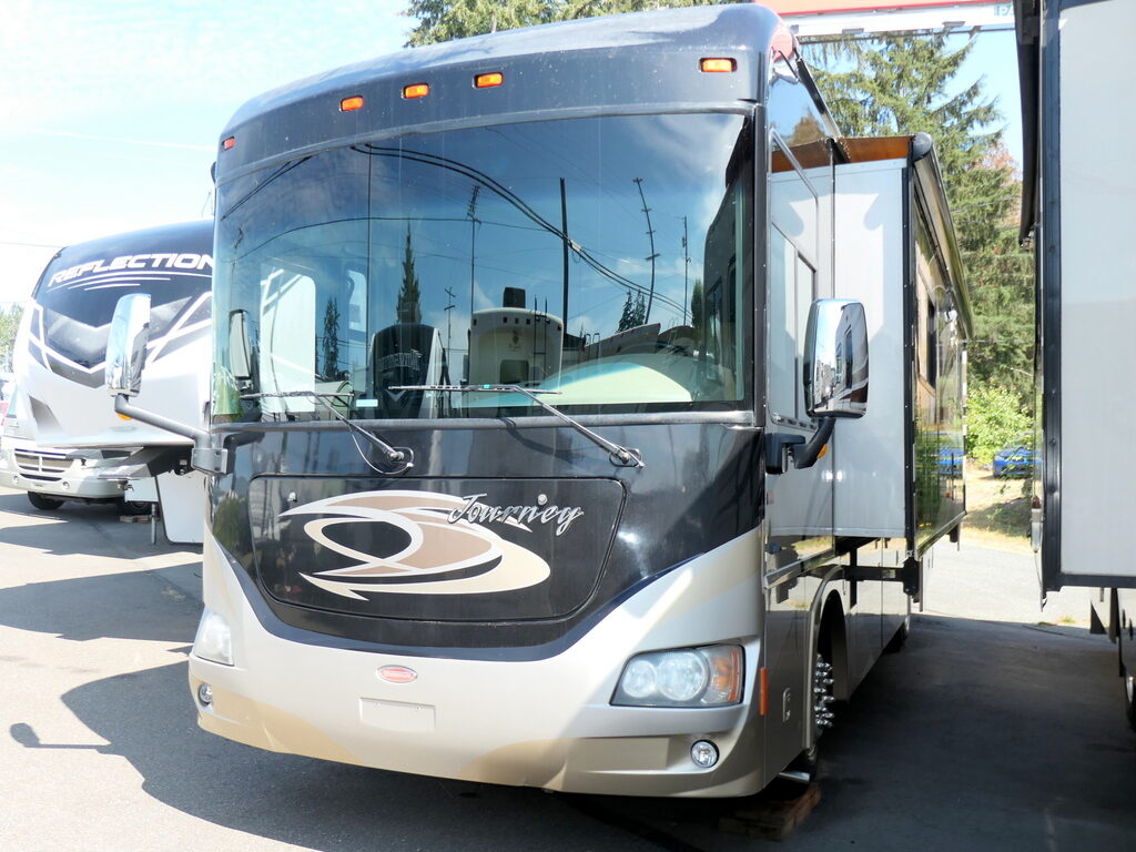 2012 Winnebago JOURNEY 34Y Bus, Cummins 340HP, 3-Slide-Outs, Low Miles!-Image