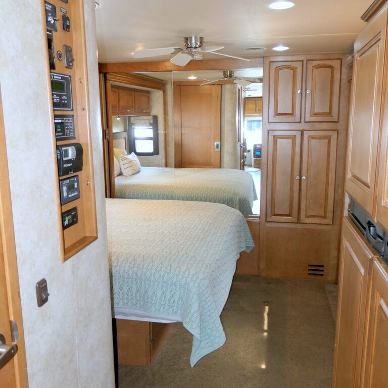 2012 Winnebago JOURNEY 34Y Bus, Cummins 340HP, 3-Slide-Outs, Low Miles!-Image