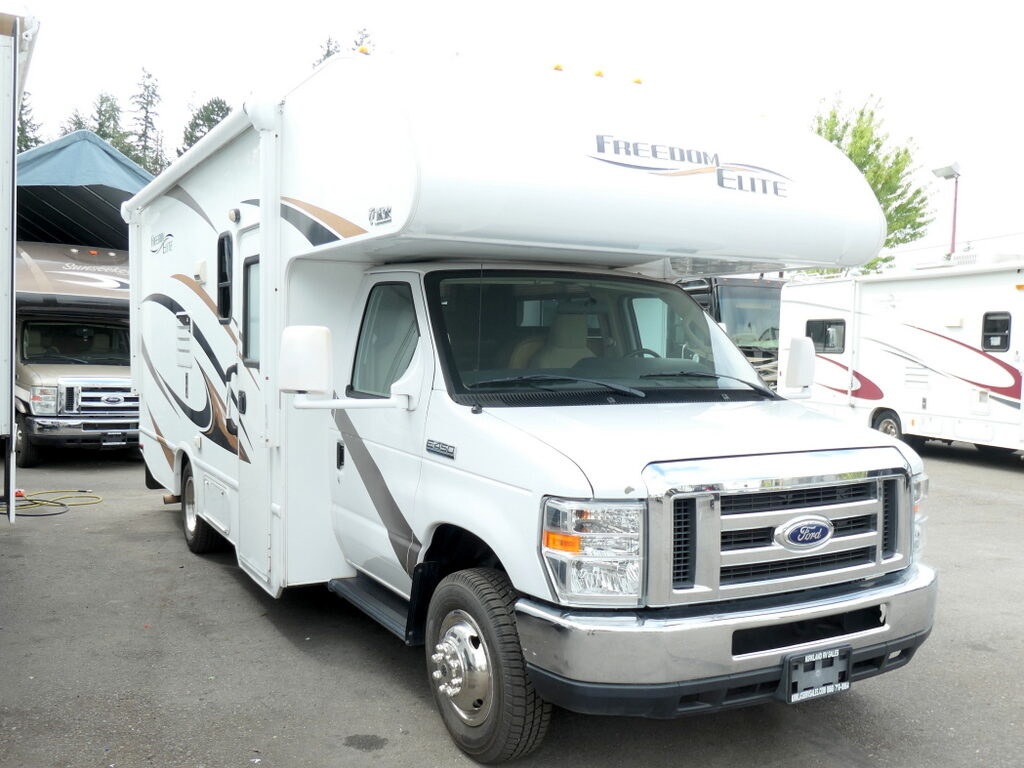 2016 Thor FREEDOM ELITE 22FE Class-C, Slide-Out, Sleeps-6, Solar!-Image