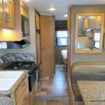 2016 Thor FREEDOM ELITE 22FE Class-C, Slide-Out, Sleeps-6, Solar!-Thumbnail