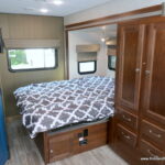 2020 Forest River SUNSEEKER 2400WS MBS Class-C, Slide-Out, Full Paint, Low Miles!-Thumbnail