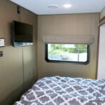 2020 Forest River SUNSEEKER 2400WS MBS Class-C, Slide-Out, Full Paint, Low Miles!-Thumbnail