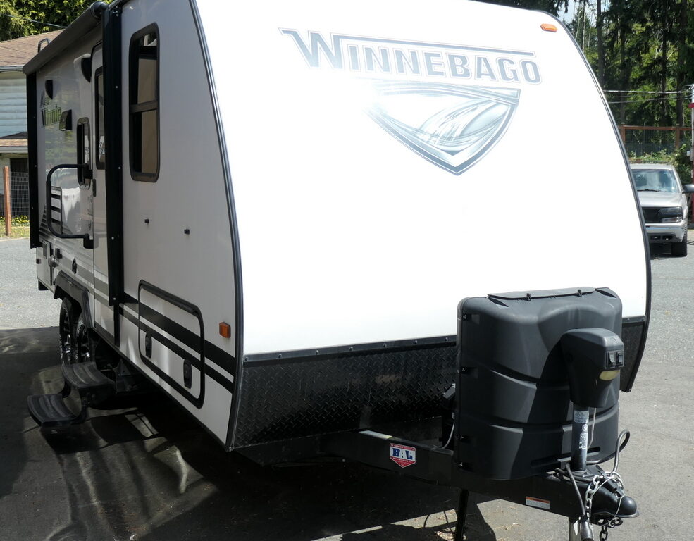 2019 Winnebago MICRO MINNIE 2108DS Travel Trailer, Sleep-4, Slide-Out-Image