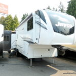 2021 Jayco EAGLE 31MB Half-Ton 5th Wheel, 3-Slides, King Bed, Extra Room-Thumbnail