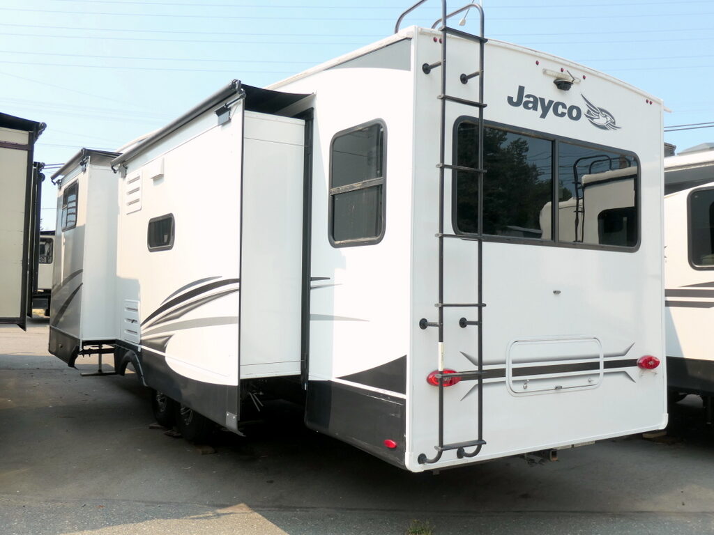 2021 Jayco EAGLE 31MB Half-Ton 5th Wheel, 3-Slides, King Bed, Extra Room-Image