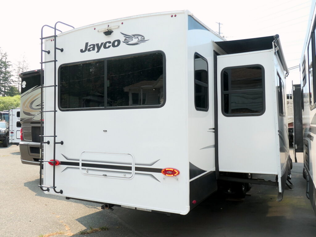 2021 Jayco EAGLE 31MB Half-Ton 5th Wheel, 3-Slides, King Bed, Extra Room-Image
