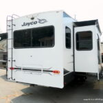2021 Jayco EAGLE 31MB Half-Ton 5th Wheel, 3-Slides, King Bed, Extra Room-Thumbnail