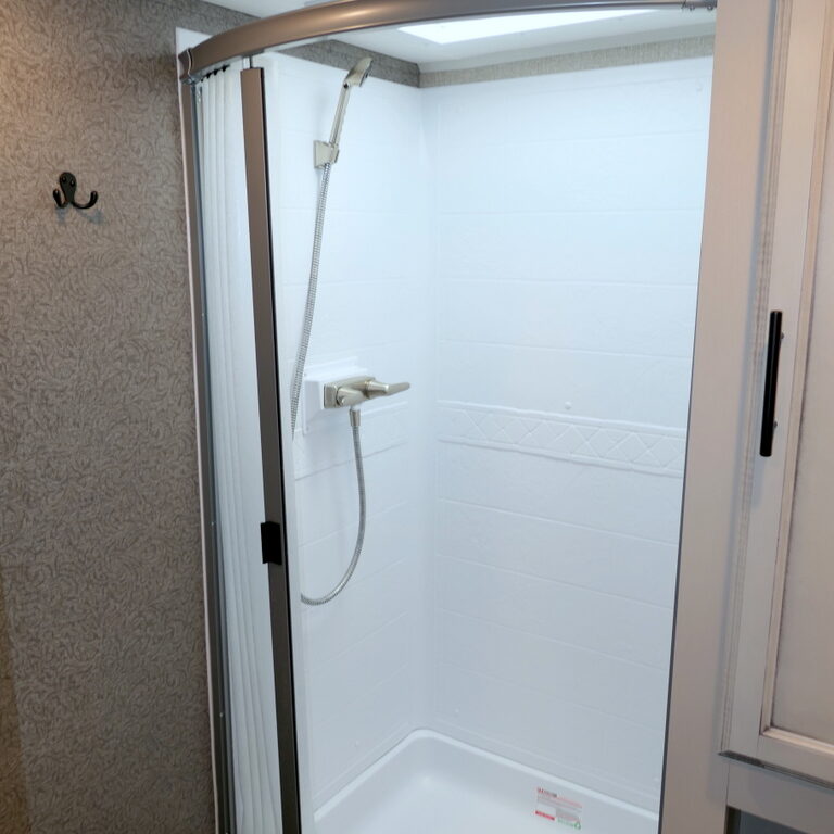 2021 Jayco EAGLE 31MB Half-Ton 5th Wheel, 3-Slides, King Bed, Extra Room-Image