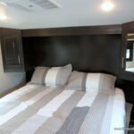 2021 Jayco EAGLE 31MB Half-Ton 5th Wheel, 3-Slides, King Bed, Extra Room-Thumbnail