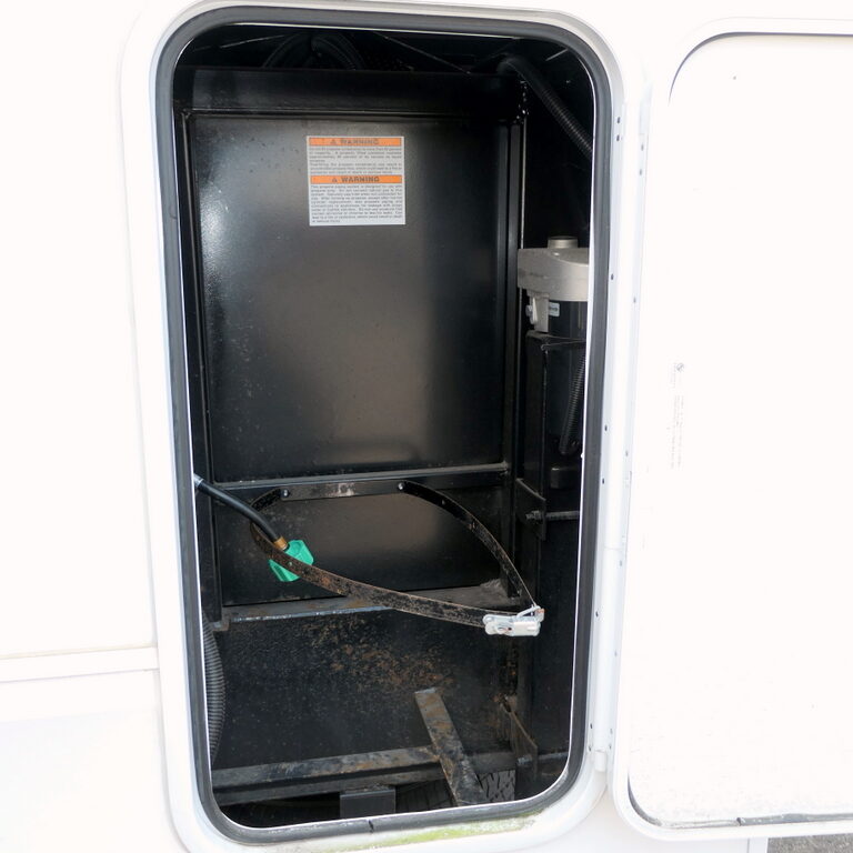 2021 Jayco EAGLE 31MB Half-Ton 5th Wheel, 3-Slides, King Bed, Extra Room-Image