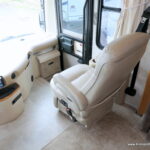 2005 DISCOVERY 39S Bus, By Fleetwood RV, 3-Slide-Outs, 330HP-Thumbnail