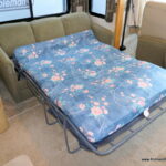 2005 DISCOVERY 39S Bus, By Fleetwood RV, 3-Slide-Outs, 330HP-Thumbnail