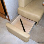 2005 DISCOVERY 39S Bus, By Fleetwood RV, 3-Slide-Outs, 330HP-Thumbnail