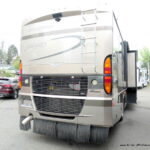 2005 DISCOVERY 39S Bus, By Fleetwood RV, 3-Slide-Outs, 330HP-Thumbnail
