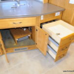2005 DISCOVERY 39S Bus, By Fleetwood RV, 3-Slide-Outs, 330HP-Thumbnail
