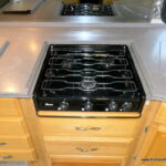 2005 DISCOVERY 39S Bus, By Fleetwood RV, 3-Slide-Outs, 330HP-Thumbnail
